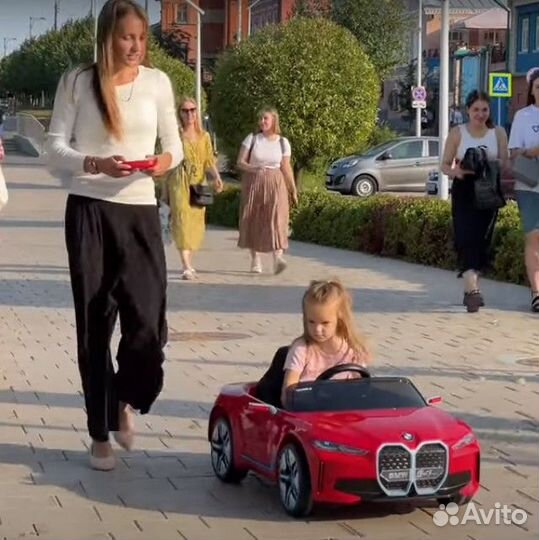 Детский электромобиль BMW