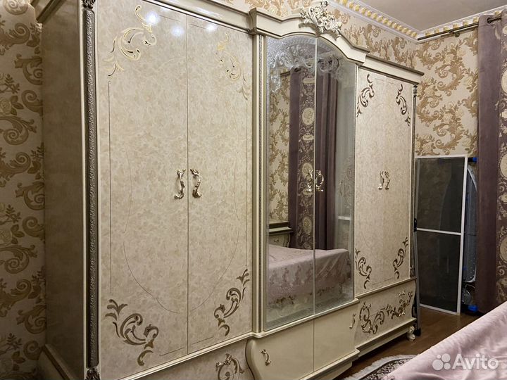 Спальный гарнитур