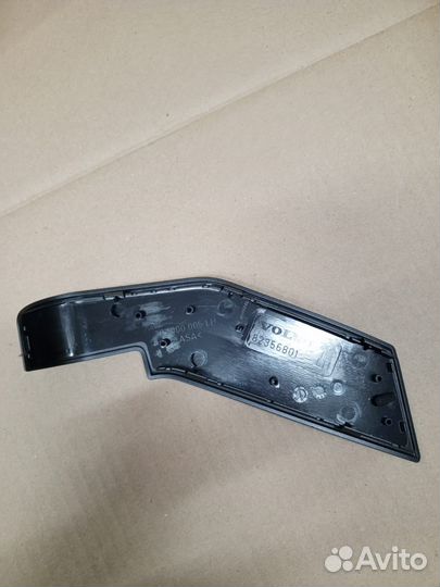 82356801 Накладка зеркала верхняя левая volvo FH