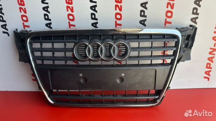 Решетка радиатора Audi A4 B8 1.8 CDN 2010