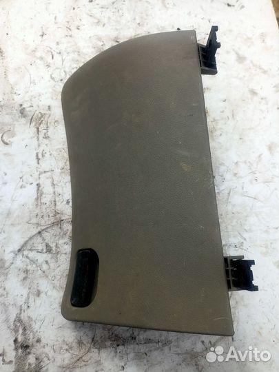 Крышка бардачка Ford Fiesta 4mk