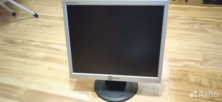 Монитор 17
