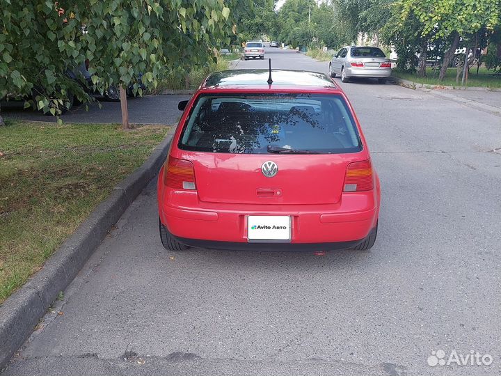 Volkswagen Golf 2.0 МТ, 2001, 300 000 км