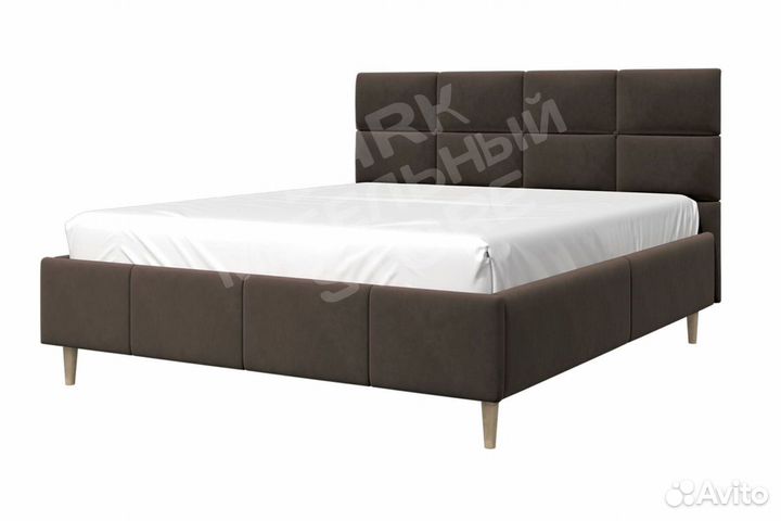 Кровать с мягким изголовьем