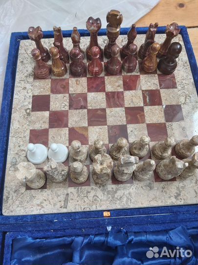 Шахматы ручной работы из камня