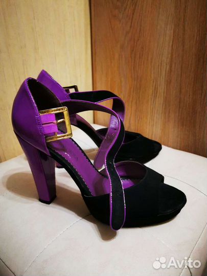 Босоножки женские 39 размер