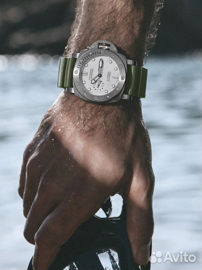 Новые Panerai Submersible QuarantaQuattro Bianco