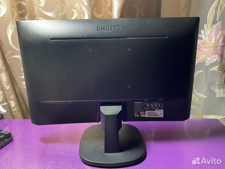 Монитор philips 223v7q