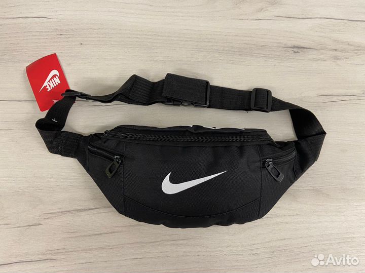 Поясная сумка Nike