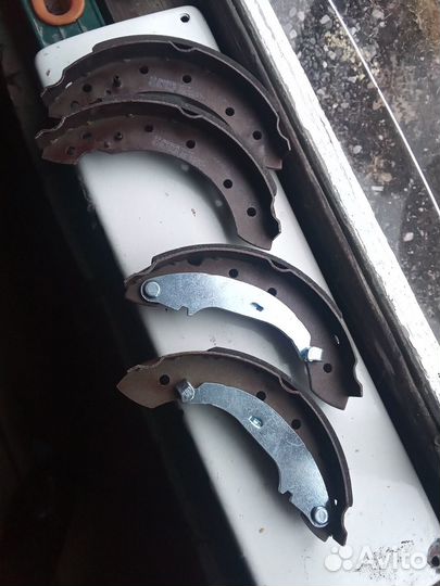Тормозные колодки задние