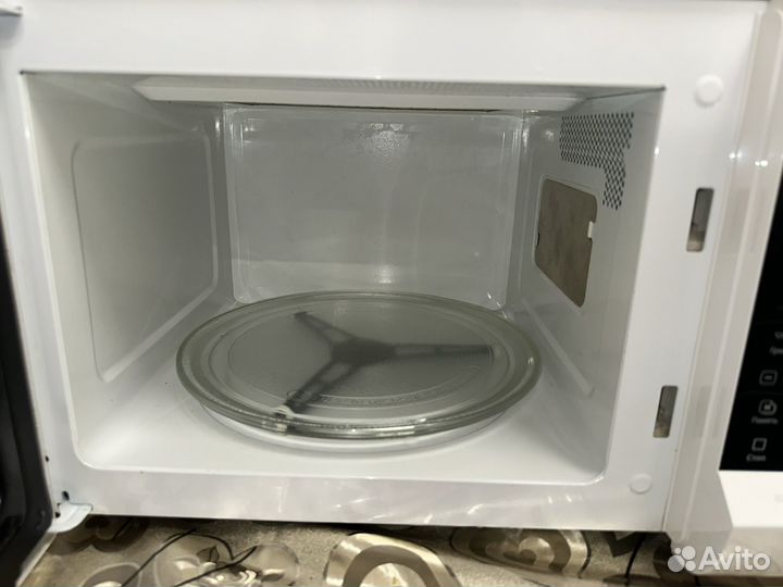 Микроволновая печь Whirlpool compact