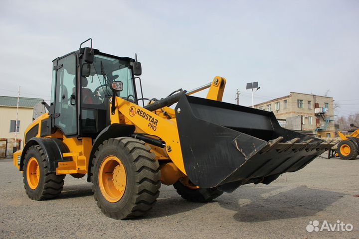 Фронтальный погрузчик Redstar PRO, 2023