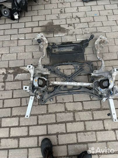 Балка передняя Audi SQ7 4M