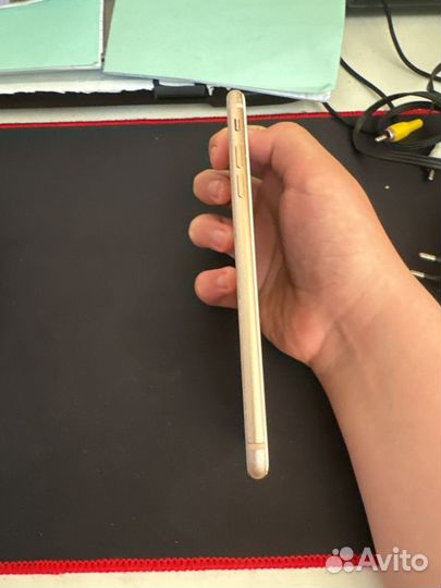 iPhone 8, 64 ГБ