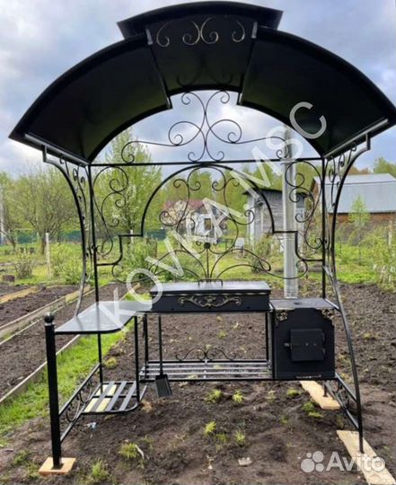 Мангал с крышей