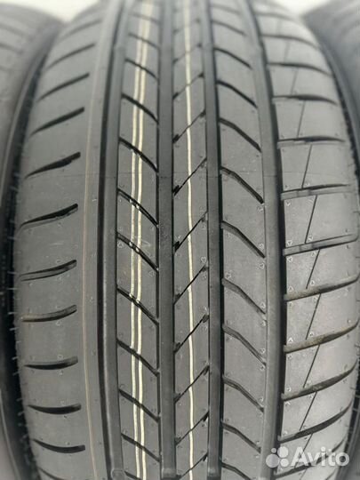 Goodyear EfficientGrip 245/45 R19 и 275/40 R19 101Y