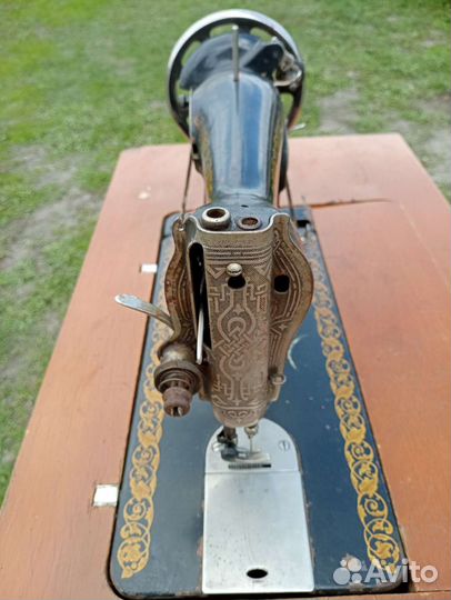 Швейная машинка ножная
