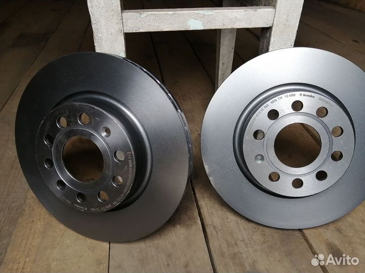 Диск тормозной передний Brembo 09916711