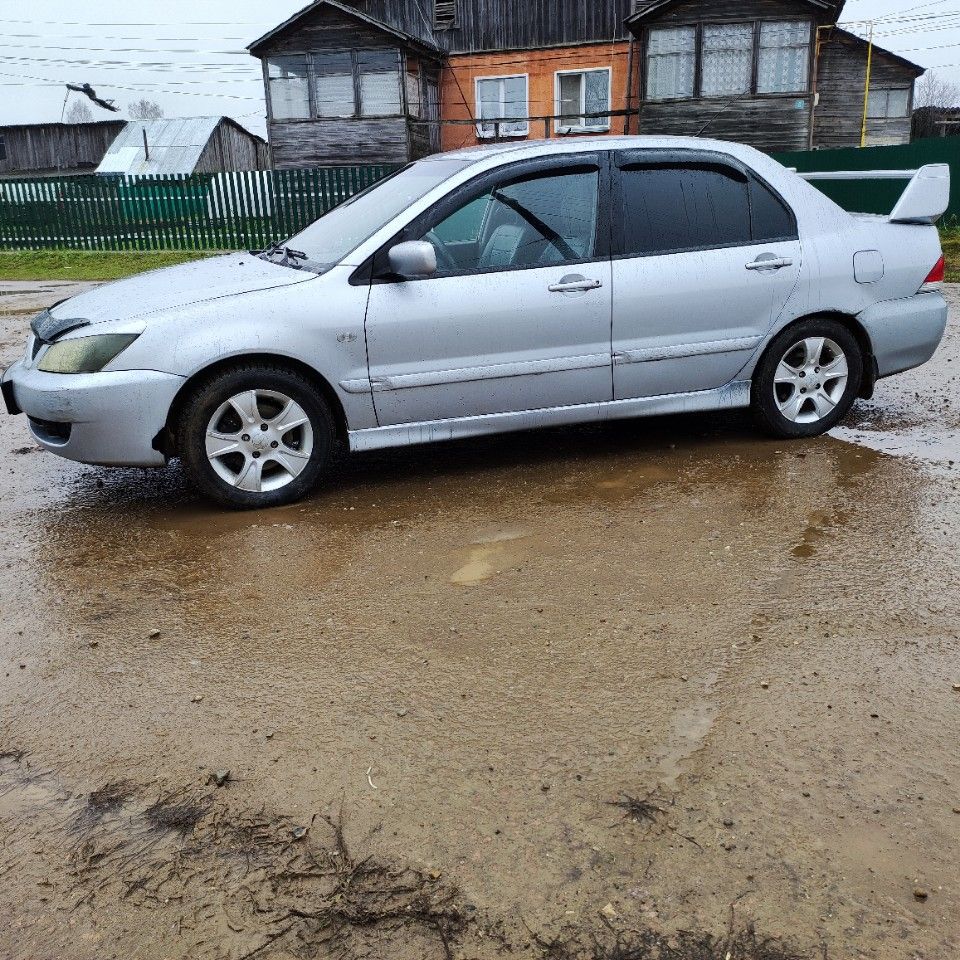 Mitsubishi Lancer: фото владельца