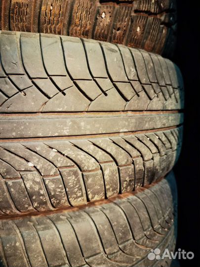 Michelin Latitude Tour HP 215/65 R16