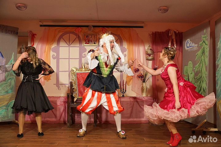 Костюм короля (колет, кюлоты, парик) Костюмы б/у