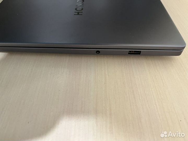 Honor magicbook x15, i5, 512gb