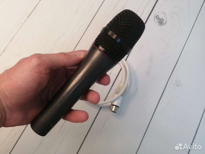 Sennheiser e865
