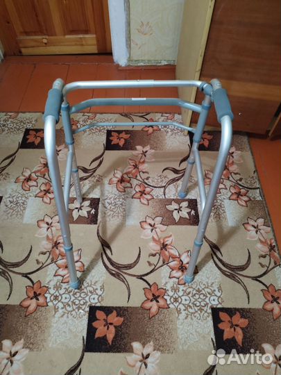 Ходунки для инвалидов