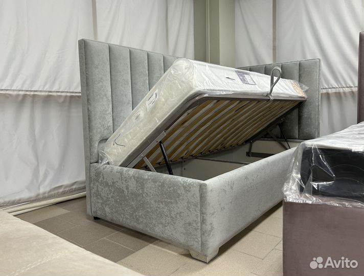 Детская кровать с боковой стенкой