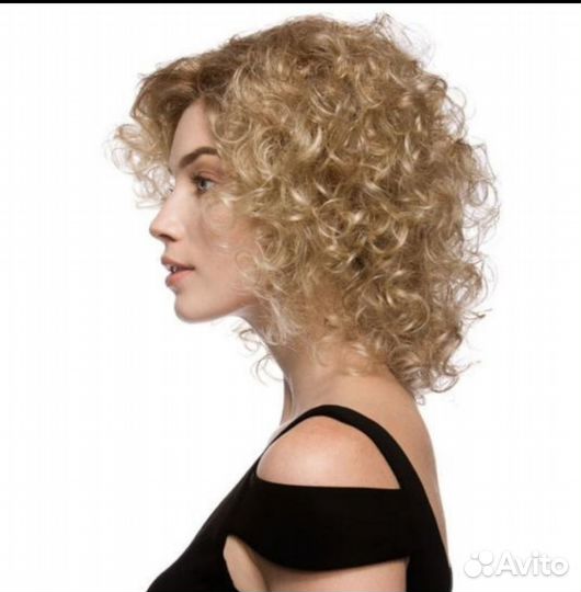 Парик из искусственных волос золотистый
