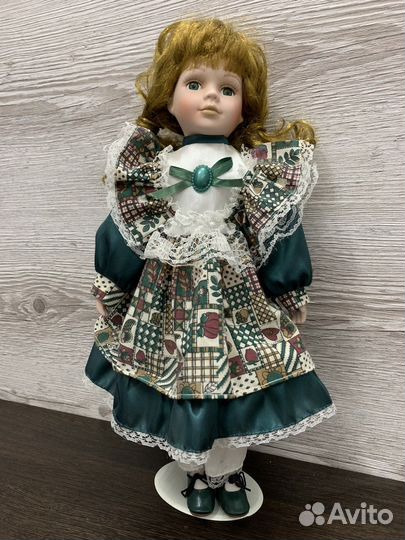 Кукла фарфоровая коллекционная