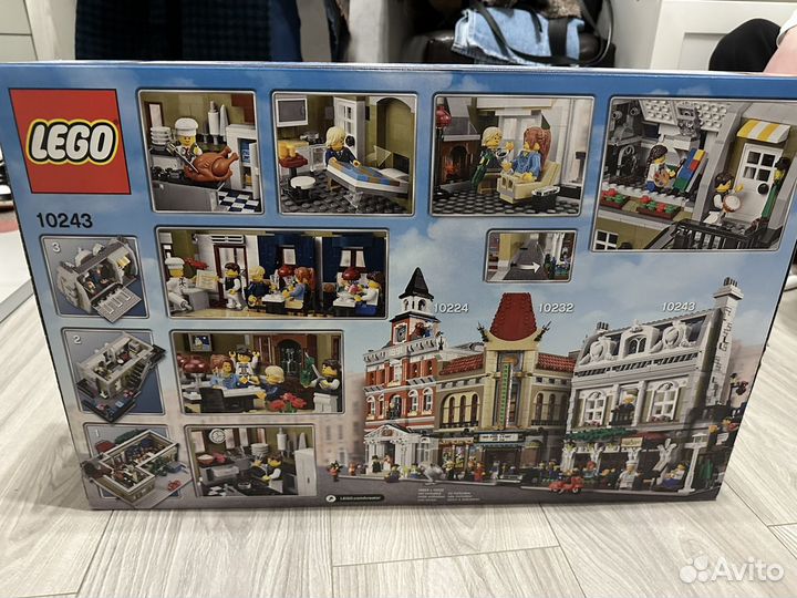 Lego Creator Parisian Restaurant 10243