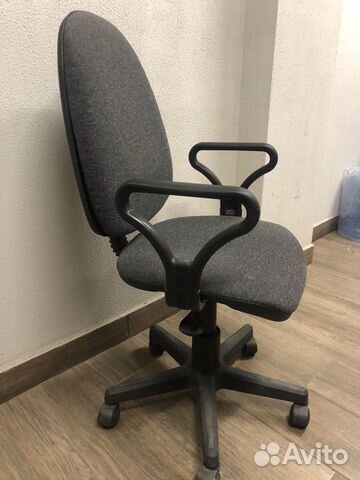 Компьютерный стул на колесиках объявление продам