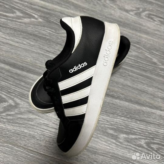 Кроссовки adidas