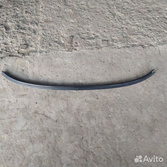 Молдинг стекла задний Nissan Cefiro 32 2 1995