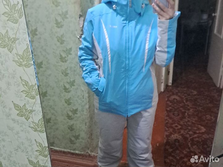 Куртка,комбинезон женская