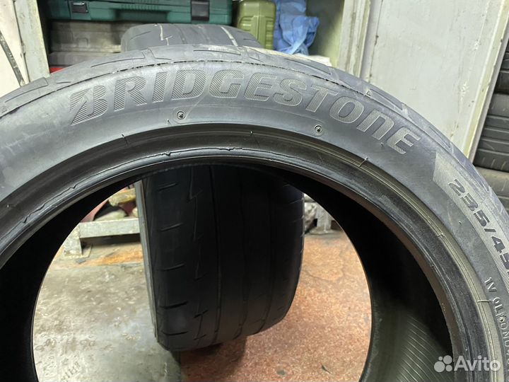 Bridgestone Potenza RE003 Adrenalin 235/45 R17