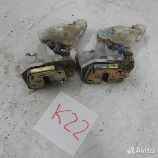 Замок двери Nissan Sunny