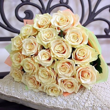 Букет 19 розы по 100 Цветы розы Красноярск