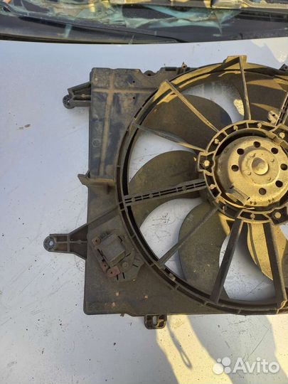 Вентилятор радиатора Renault Sandero