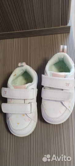 Кроссовки для девочки