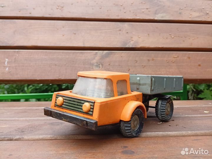 Игрушечные машинки СССР