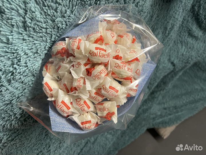 Букет из чупа чупсов и других конфет