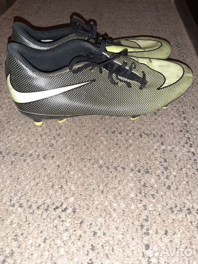 Футбольные бутсы