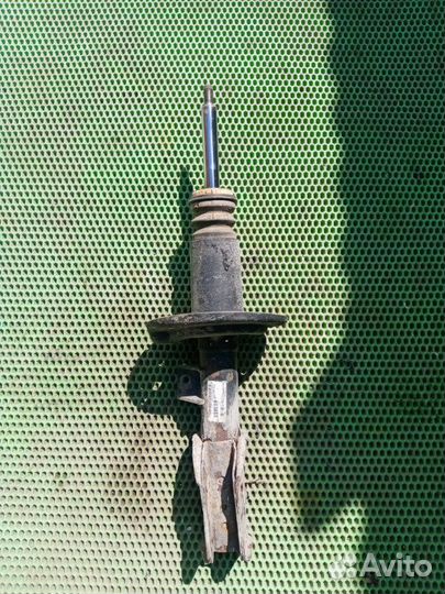 Амортизатор передний правый LADA Vesta SW 21129