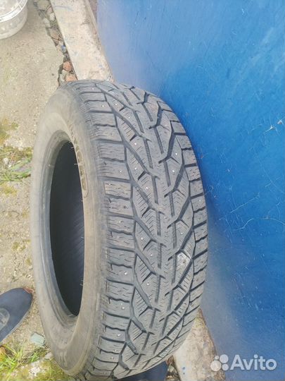 Tigar SUV Ice 215/65 R16 102T