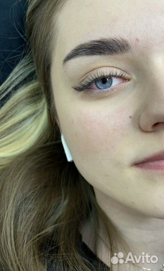 Наращивание ресниц и оформление бровей