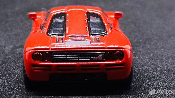 Mini gt McLaren F1 RED