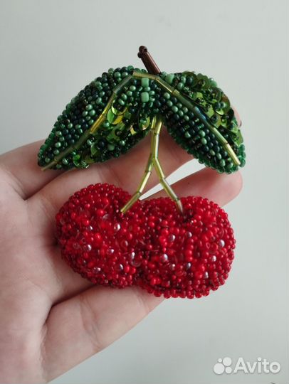 Брошь из бисера
