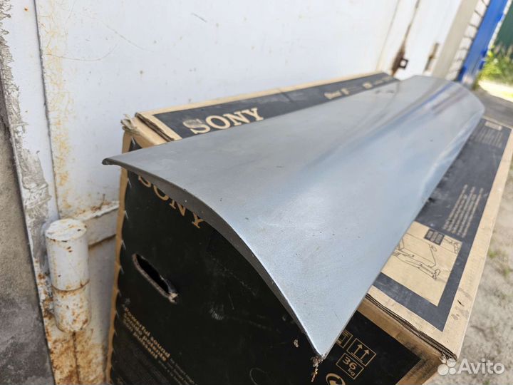 Subaru forester накладка передней правой двери